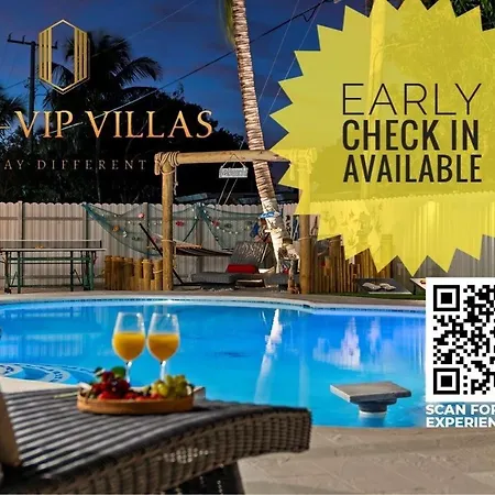 Paradise Villa! Heated Pool, Game Room, Beach Near!